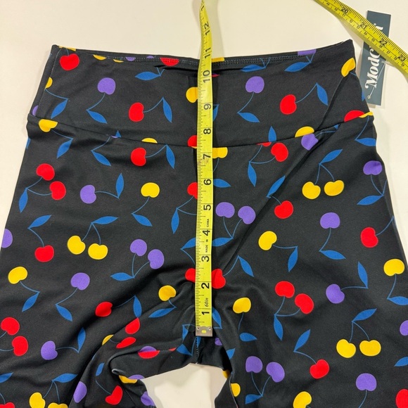 New ModCloth Blazing Cycling Trails Bike Shorts Cherry Bomb - Picture 6 of 7